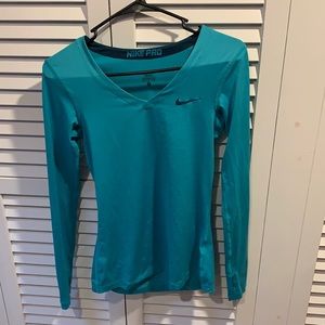 Nike Pro long sleeve shirt w/ thumbholes